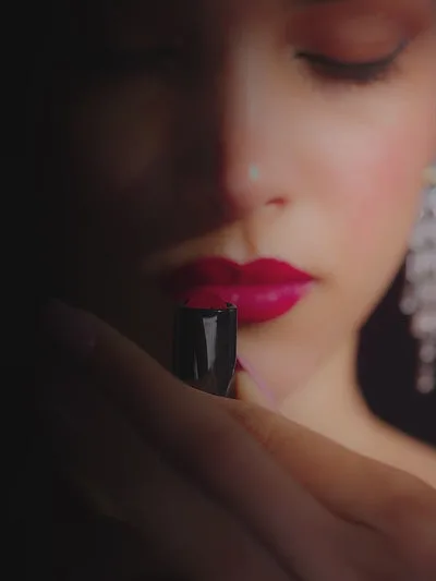 GLIDE PEPTIDE SERUM LIPSTICK